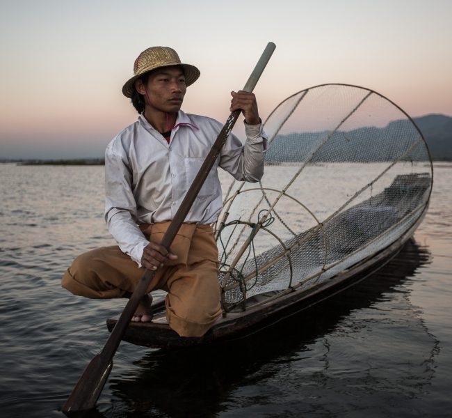 willy-sanson-fotografo-foto-photographer-viaggiare-travel-viaggio-asia-birmania-nepal-reportage-bambini-persone-canon-national-geographic-artista-arte-photo-photography-portrait-canon-inle-lake-6